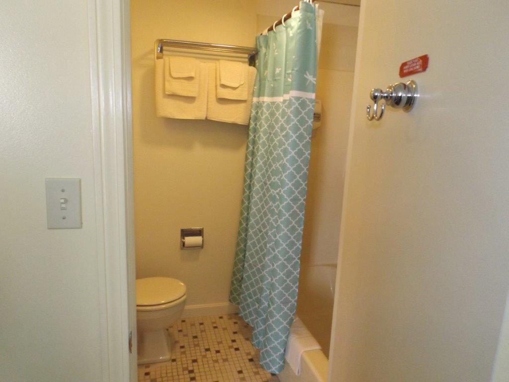 Footbridge North Hotel Wells Room photo