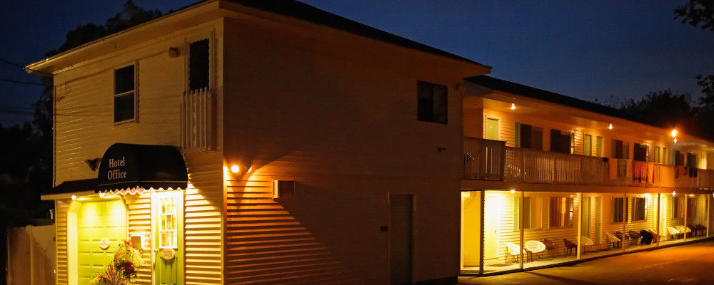 Footbridge North Hotel Wells Exterior photo